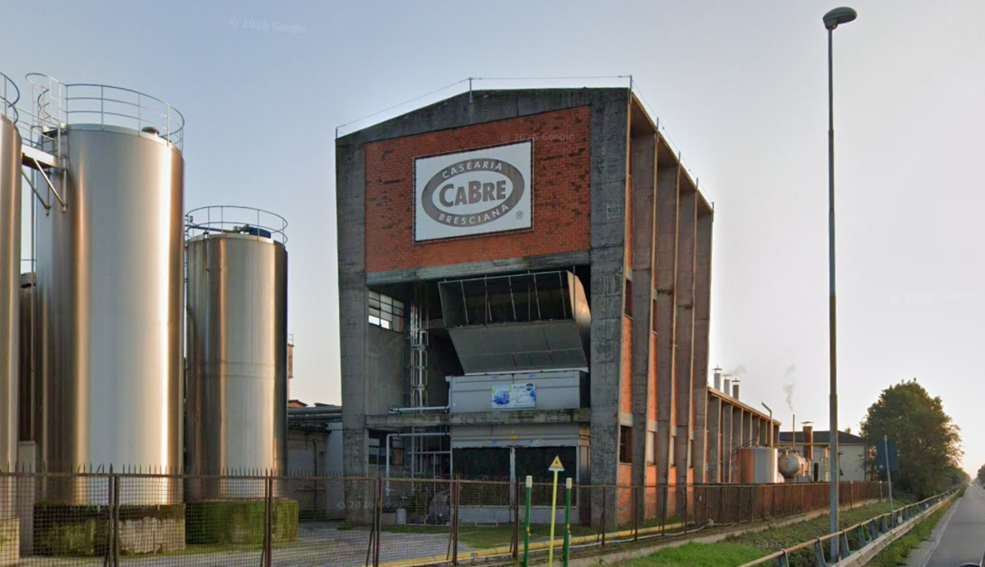 Casearia Bresciana CABRE production site. The project involved replacing the previous evaporative solution with air-cooled condensers.